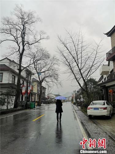 江南地區持續陰雨寡照天氣。　張煜歡 攝